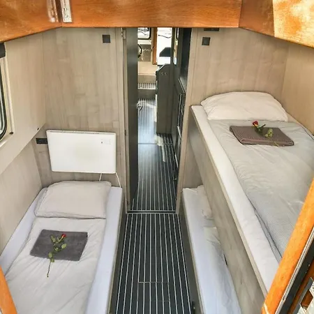 New Houseboat Center 'cruijff' ספינת מלון אמסטרדם