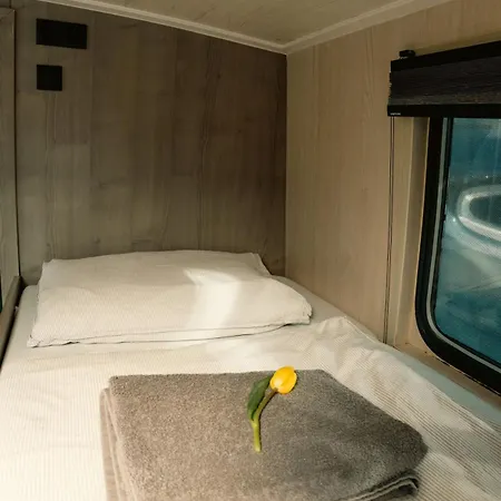 New Houseboat Center 'cruijff' * Amszterdam