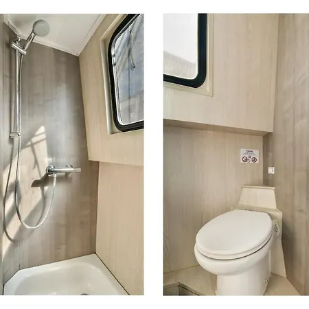 New Houseboat Center 'cruijff' * Amszterdam