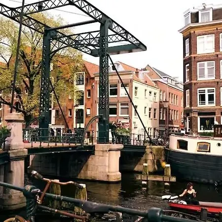 Hotel na wodzie New Houseboat Center 'cruijff'