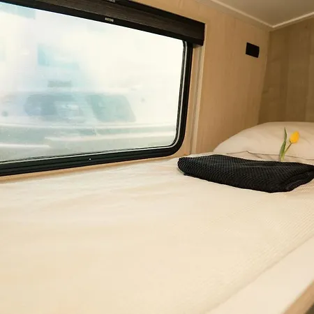 New Houseboat Center 'cruijff' * Амстердам