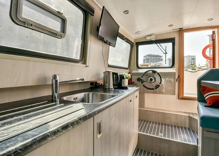 Botel New Houseboat Center 'cruijff' Amsterdam